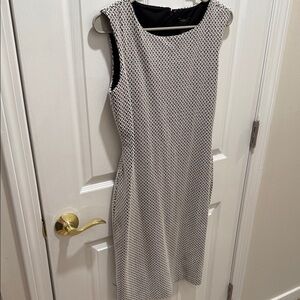 Elegant Black and White Sleeveless Dress